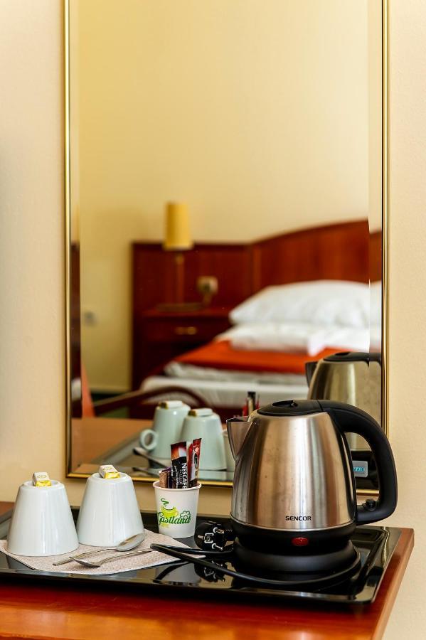 Gastland M0 Hotel & Conference Center シゲトセントミクローシュ エクステリア 写真