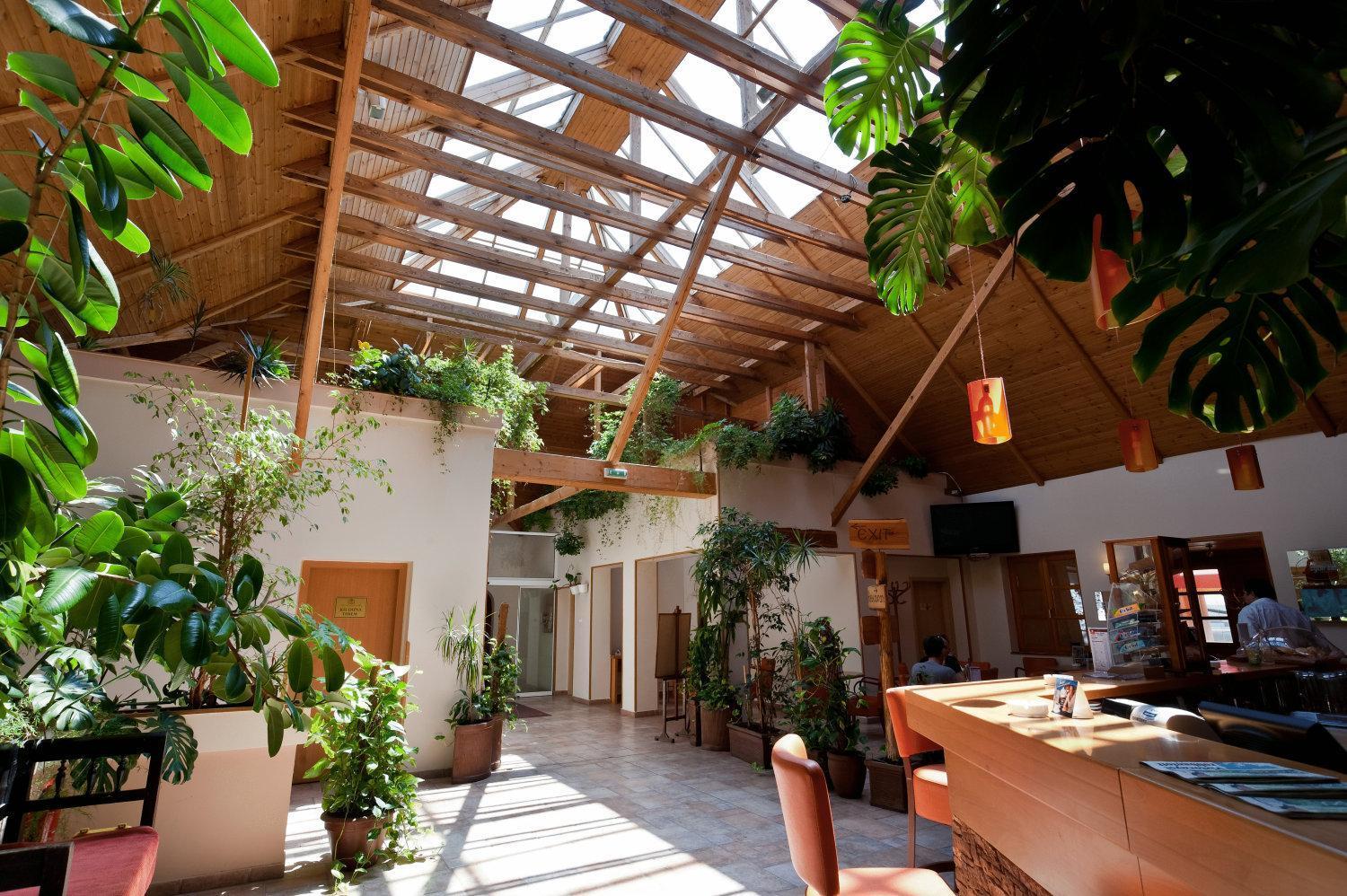 Gastland M0 Hotel & Conference Center シゲトセントミクローシュ エクステリア 写真