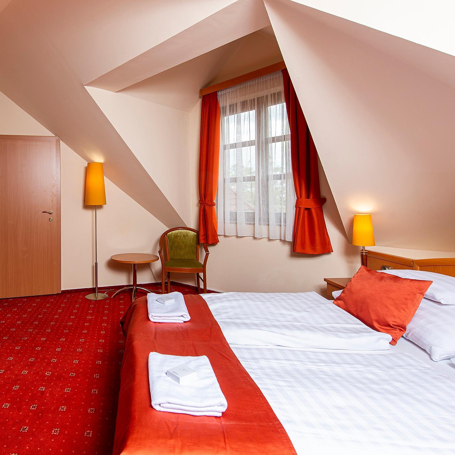 Gastland M0 Hotel & Conference Center シゲトセントミクローシュ エクステリア 写真