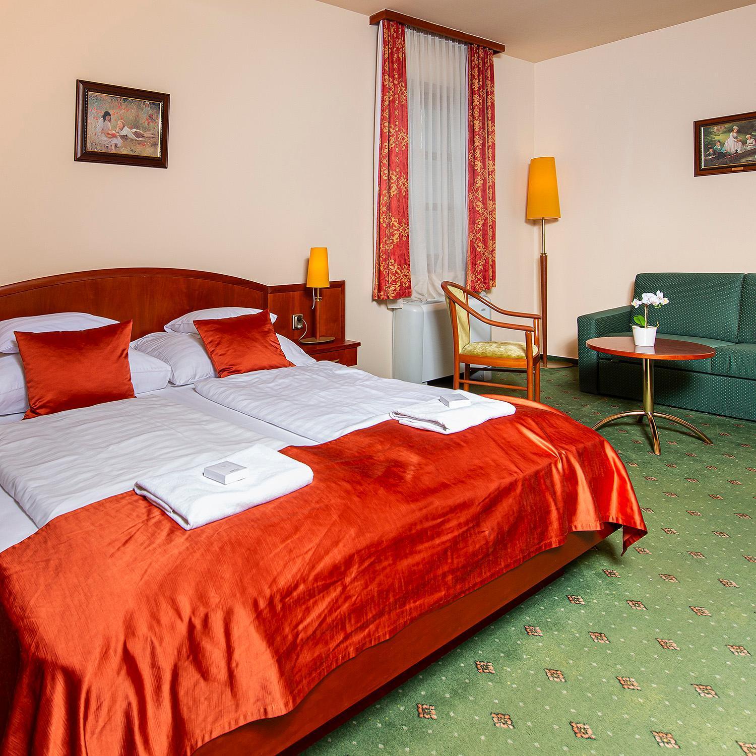 Gastland M0 Hotel & Conference Center シゲトセントミクローシュ エクステリア 写真
