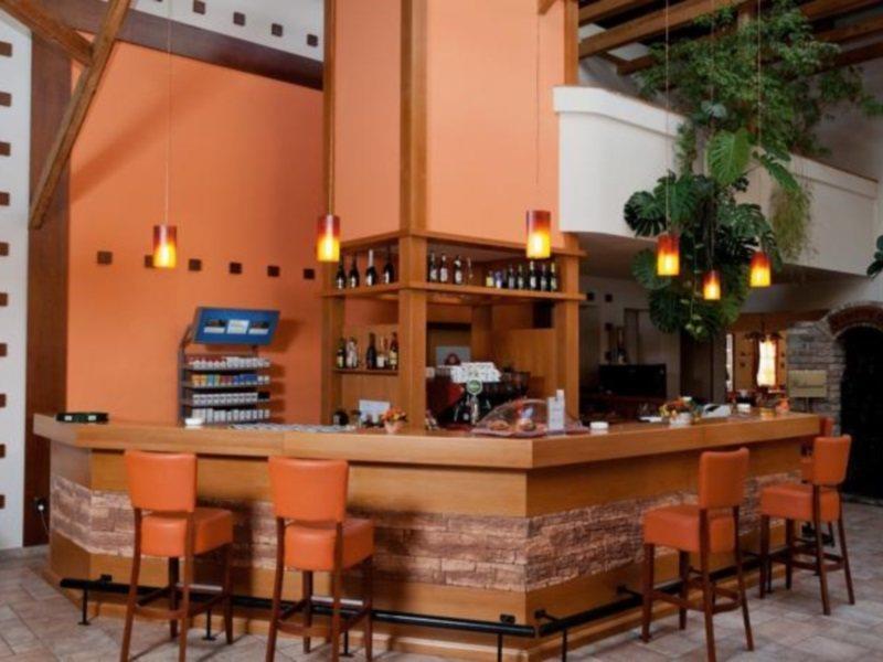 Gastland M0 Hotel & Conference Center シゲトセントミクローシュ エクステリア 写真